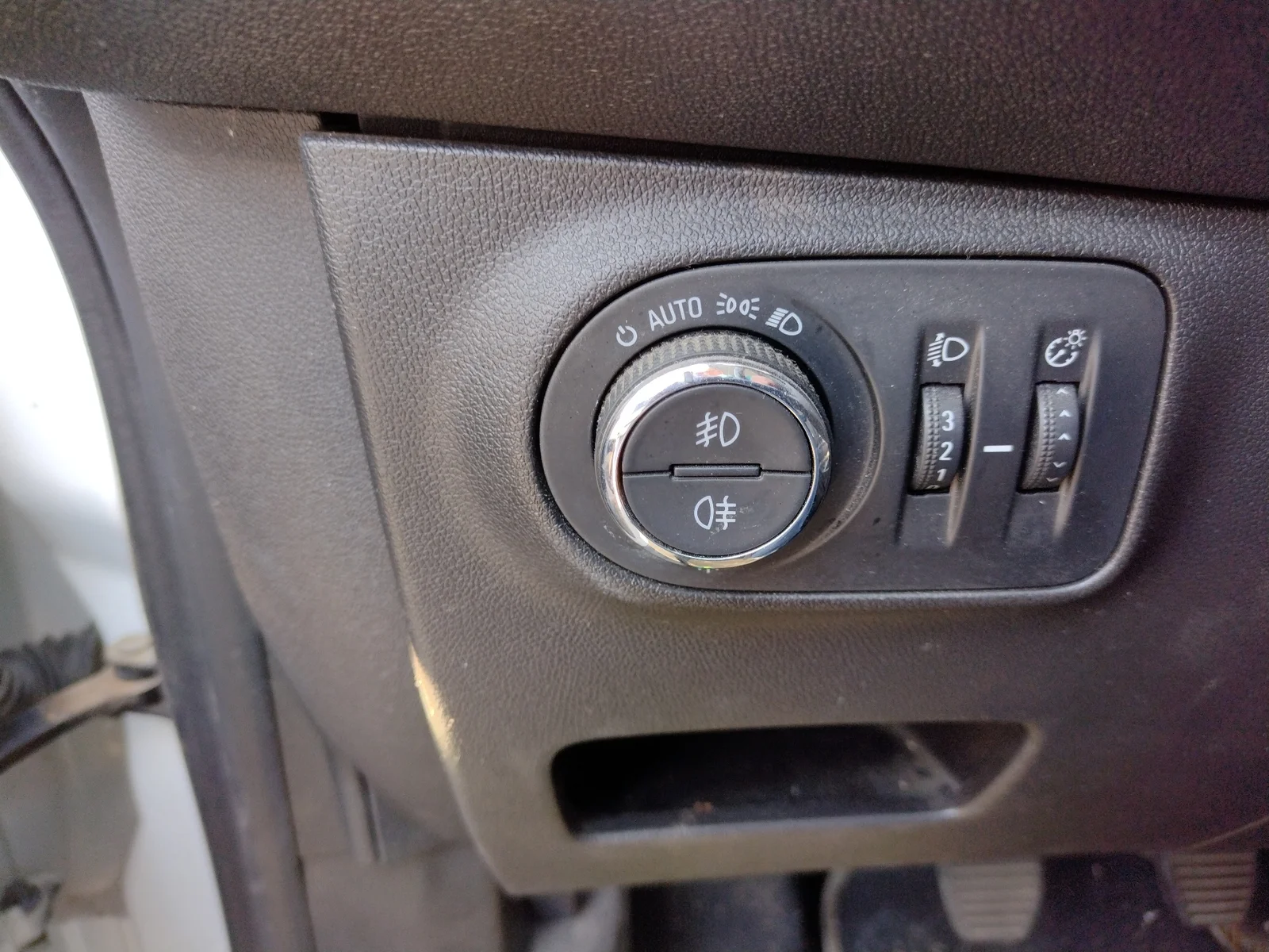 Foto de MANDO LUCES OPEL CORSA E 1.4 (90 CV / 66 KW) referencia 13470446