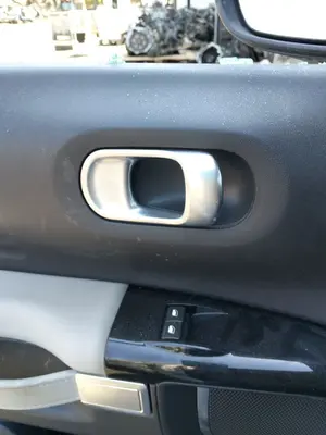 Foto de MANETA INTERIOR DELANTERA IZQUIERDA CITROEN C4 CACTUS 1.2 12V VTi (82 CV / 60 KW)