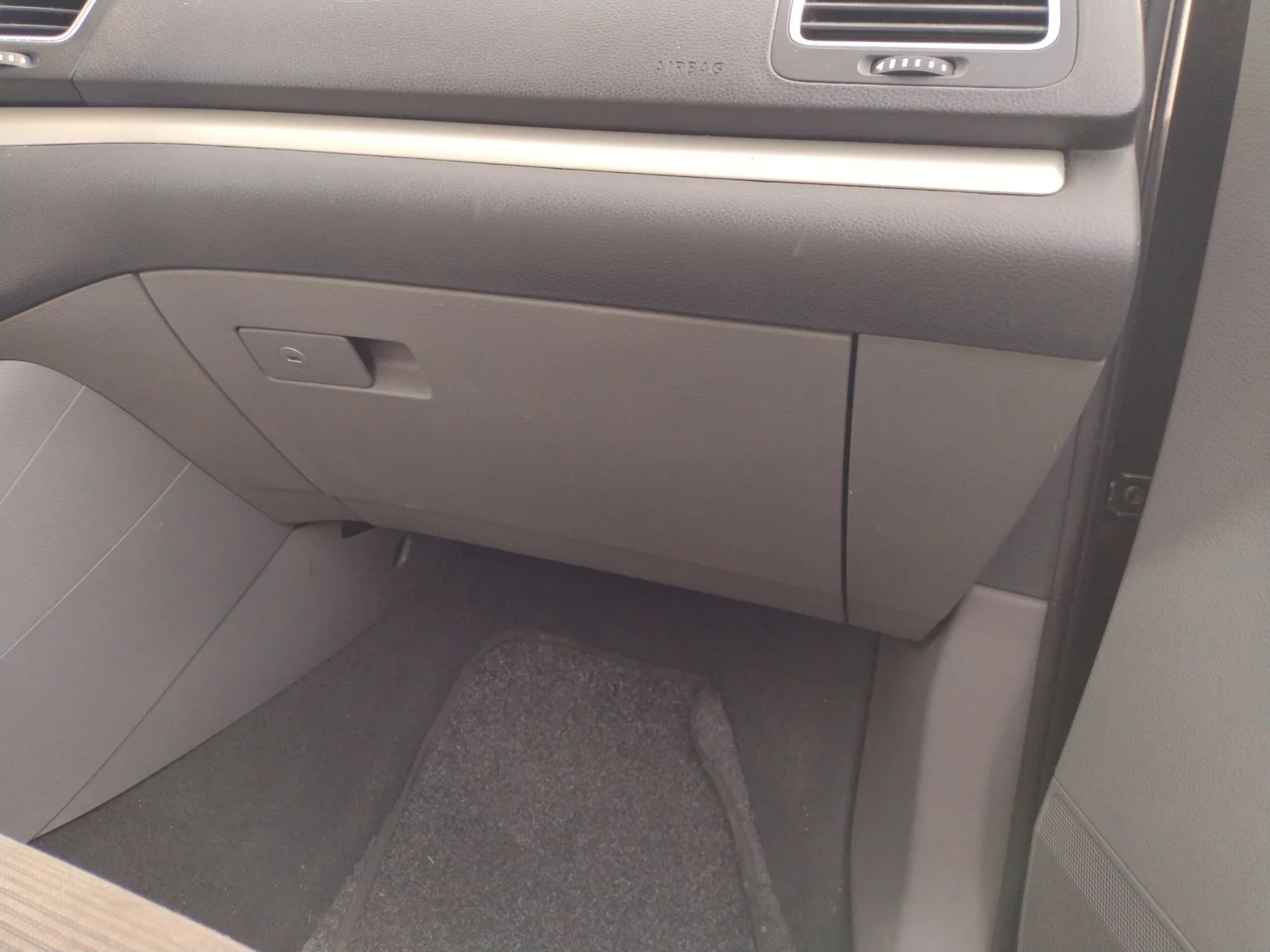 Foto de GUANTERA SEAT ALHAMBRA (710) 2.0 TDI (140 CV / 103 KW)