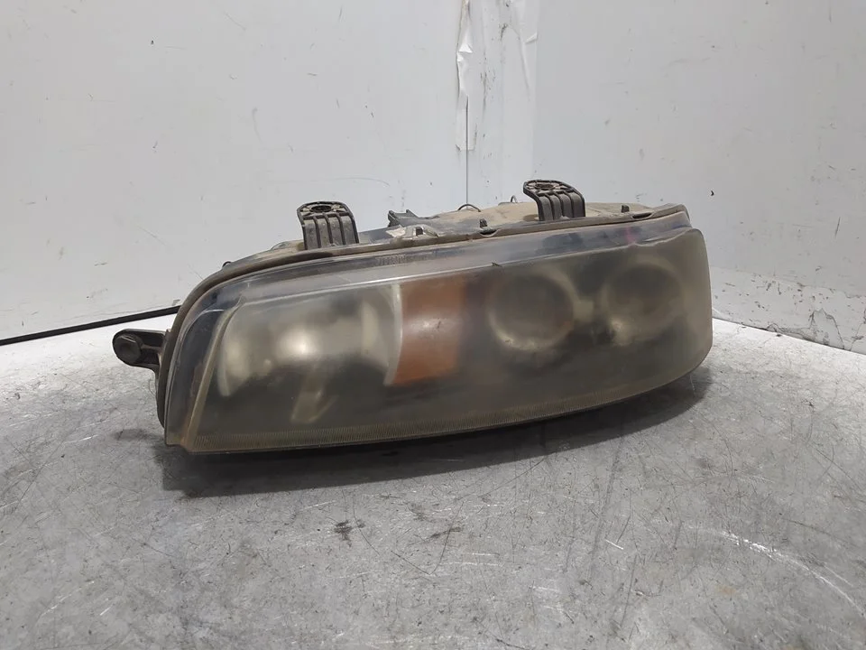Foto de FARO IZQUIERDO FIAT II PUNTO (188) BERLINA 1.2 CAT (60 CV / 44 KW) referencia 89100957