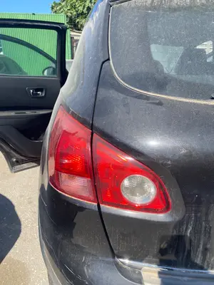Foto de PILOTO TRASERO IZQUIERDO NISSAN QASHQAI (J10) 2.0 16V CAT (141 CV / 104 KW) referencia 26555BR00B