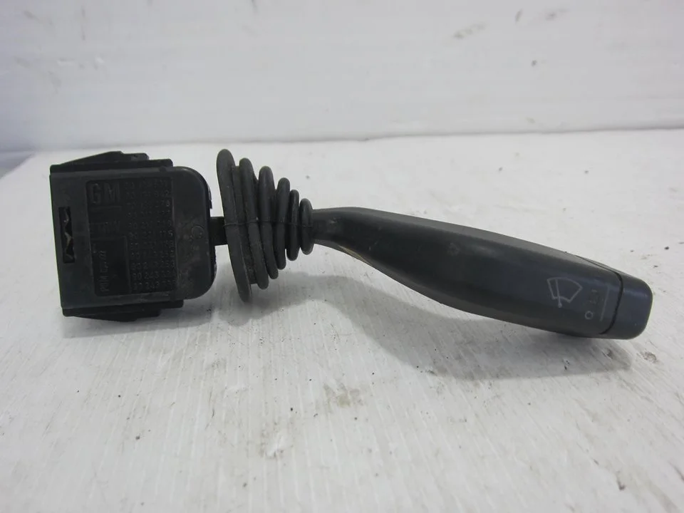 Foto de MANDO LIMPIA OPEL CORSA B 1.0 12V CAT (X 10 XE / LW3) (54 CV / 40 KW) referencia 90124931
