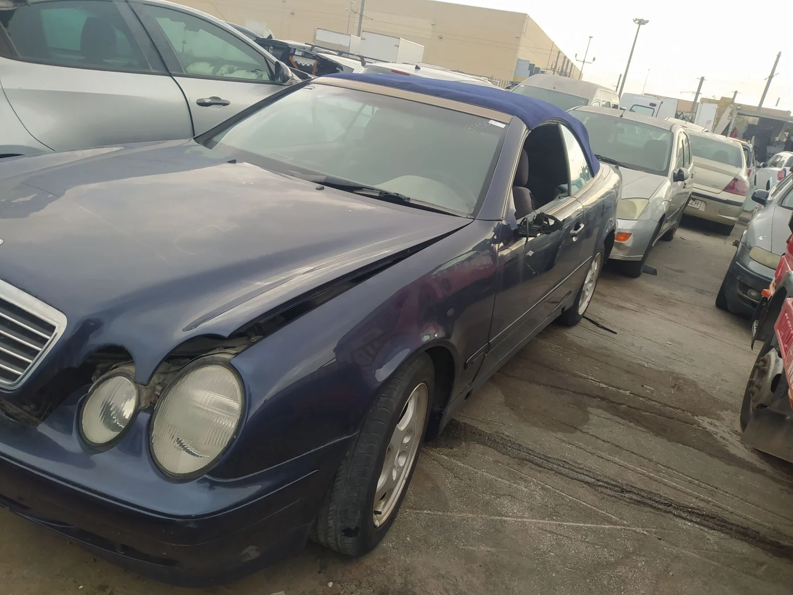 Foto de FARO ANTINIEBLA IZQUIERDO MERCEDES-BENZ CLK (BM 208) CABRIO 2.0 16V CAT (136 CV / 100 KW) referencia A170820015664