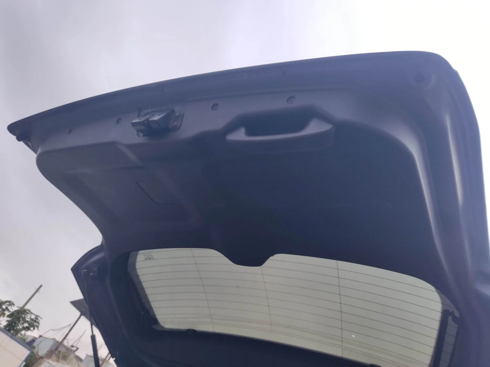 Foto de GUARNECIDO PORTON TRASERO CHEVROLET CAPTIVA 2.0 Diesel CAT (150 CV / 110 KW)