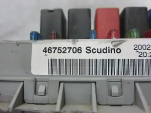 Foto de CAJA RELES / FUSIBLES FIAT I DOBLÒ (119) 1.9 JTD CAT (101 CV / 74 KW) referencia 46752706 foto 3