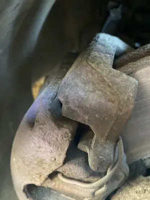 Foto de PINZA DE FRENO DELANTERA IZQUIERDA AUDI A4 BERLINA (8E) 1.9 TDI (131 CV / 96 KW) referencia 8E0615123A