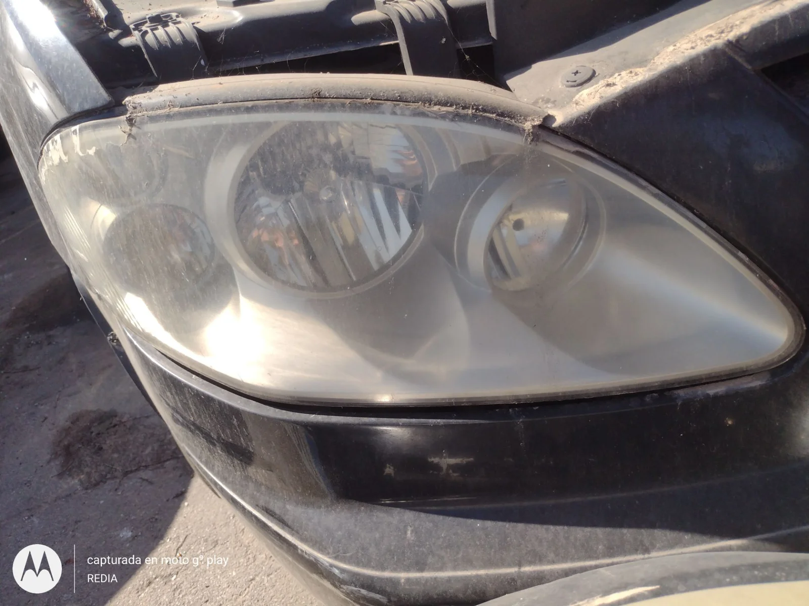 Foto de FARO DERECHO SSANGYONG RODIUS 2.7 Turbodiesel CAT (163 CV / 120 KW)
