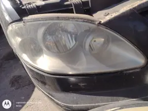 Foto de FARO DERECHO SSANGYONG RODIUS 2.7 Turbodiesel CAT (163 CV / 120 KW)