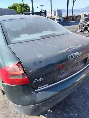 Foto de PORTON TRASERO AUDI A6 BERLINA (4B2) 2.5 V6 24V TDI (150 CV / 110 KW) foto 2