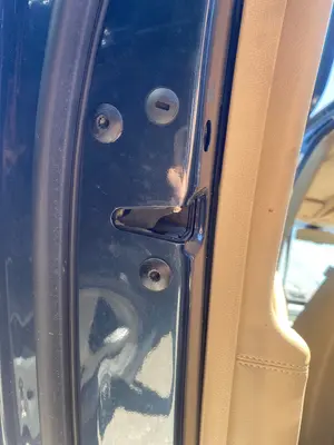 Foto de CERRADURA PUERTA TRASERA IZQUIERDA VOLKSWAGEN PASSAT BERLINA (3C2) 2.0 TDI (140 CV / 103 KW) referencia 3C4839016B