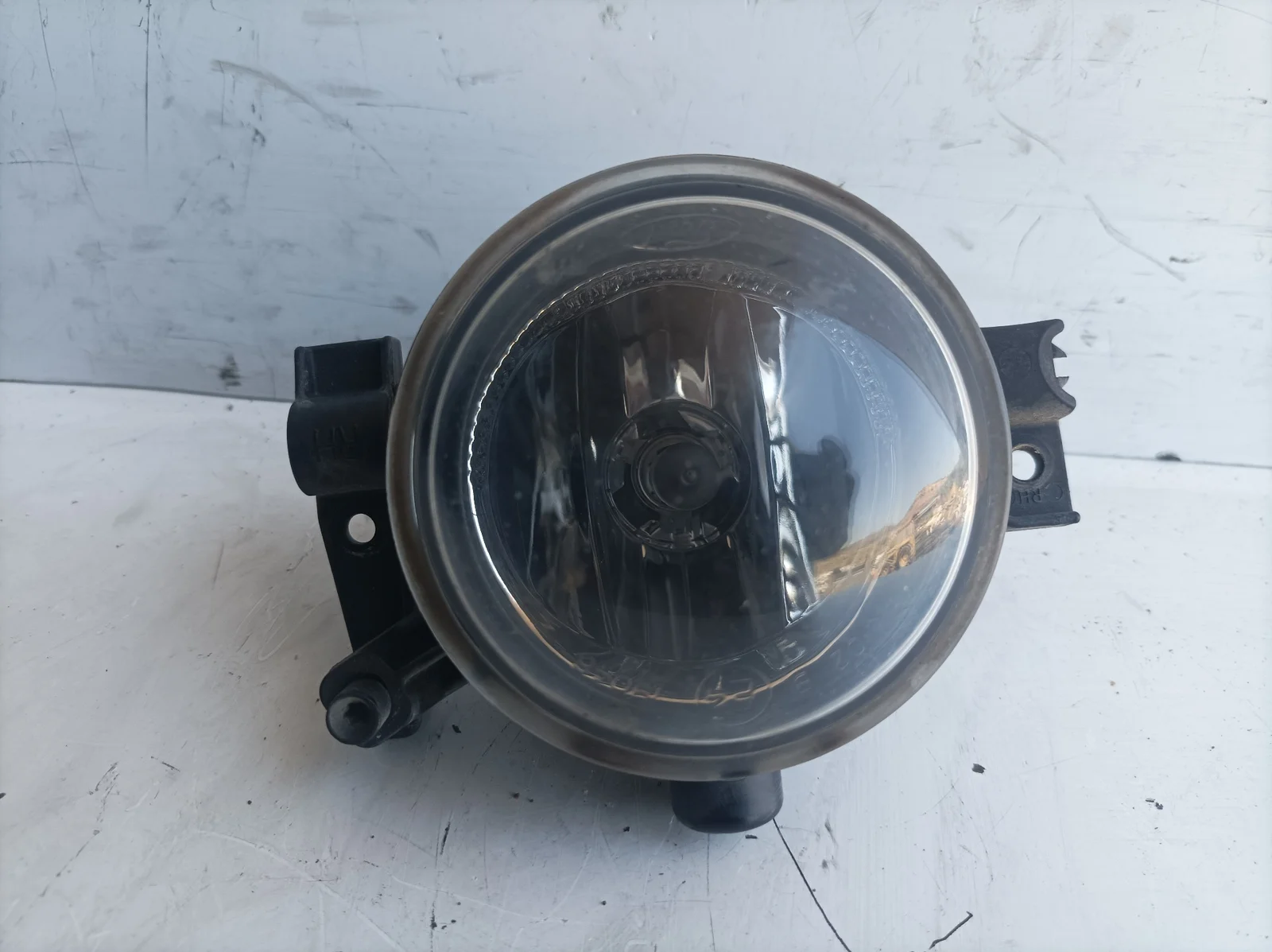 Foto de FARO ANTINIEBLA DERECHO FORD FOCUS BERLINA (CAP) 1.8 TDCi Turbodiesel CAT (116 CV / 85 KW) referencia 3M5115K201