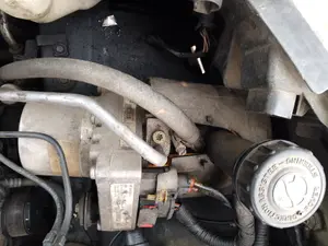 Foto de BOMBA DIRECCION PEUGEOT 407 2.0 16V HDi FAP CAT (RHR / DW10BTED4) (136 CV / 100 KW) referencia J5098519E