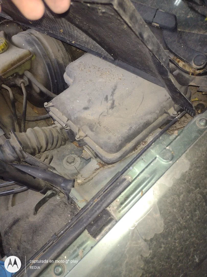 Foto de CAJA RELES / FUSIBLES AUDI A6 BERLINA (4B2) 1.9 TDI (131 CV / 96 KW)