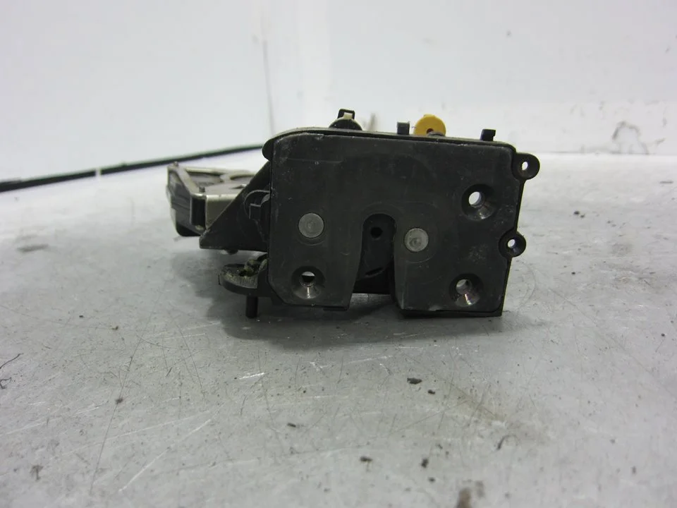 Foto de CERRADURA PUERTA DELANTERA IZQUIERDA HYUNDAI ACCENT (MC) 1.5 CRDi CAT (110 CV / 81 KW) referencia 8131025030