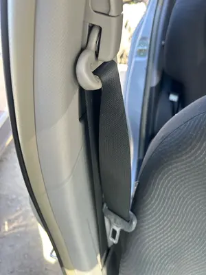 Foto de CINTURON SEGURIDAD DELANTERO DERECHO TOYOTA YARIS (KSP9/SCP9/NLP9) 1.3 16V CAT (101 CV / 74 KW) referencia 732100D200C1 foto 2