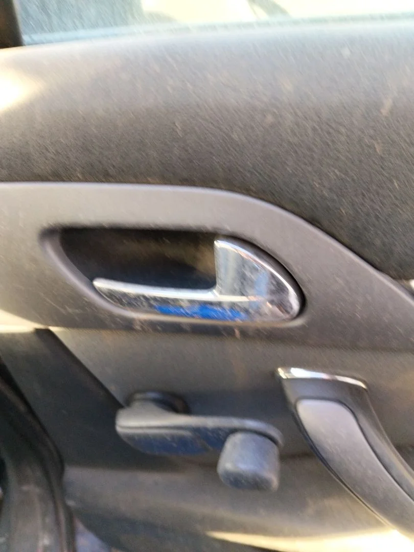 Foto de MANETA INTERIOR TRASERA DERECHA PEUGEOT 407 1.6 HDi FAP CAT (9HZ / DV6TED4) (109 CV / 80 KW) referencia 9330WA