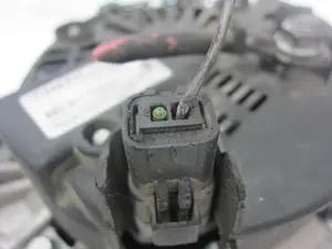 Foto de ALTERNADOR RENAULT CLIO II FASE II (B/CB0) referencia 8EL011710611 foto 2
