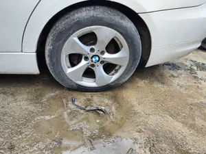 Foto de LLANTA BMW SERIE 3 BERLINA (E90) 2.0 Turbodiesel CAT (143 CV / 105 KW)