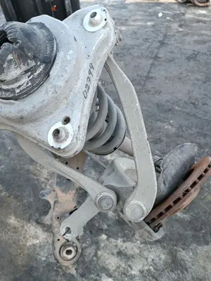Foto de BRAZO SUSPENSION SUPERIOR DELANTERO IZQUIERDO AUDI A6 BERLINA (4F2)