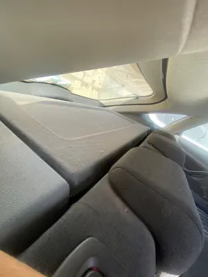 Foto de BANDEJA TRASERA FORD FOCUS BERLINA (CB4) 1.6 TDCi CAT (109 CV / 80 KW)
