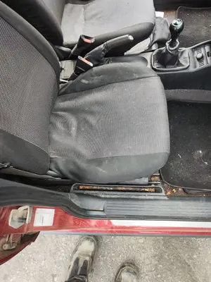 Foto de ASIENTO DELANTERO DERECHO OPEL CORSA C 1.2 16V CAT (Z 12 XEP / LB4) (80 CV / 59 KW)
