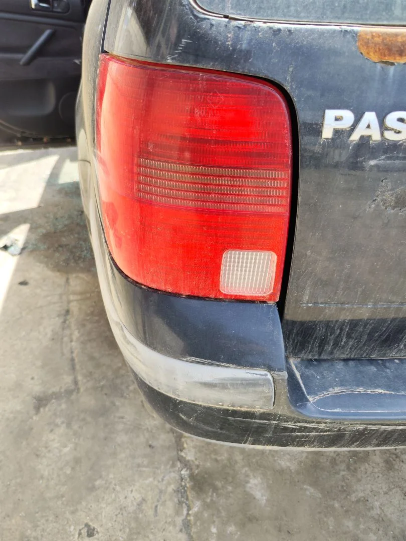 Foto de PILOTO TRASERO IZQUIERDO VOLKSWAGEN PASSAT VARIANT (3B5) 1.9 TDI (110 CV / 81 KW) referencia 3B9945095F