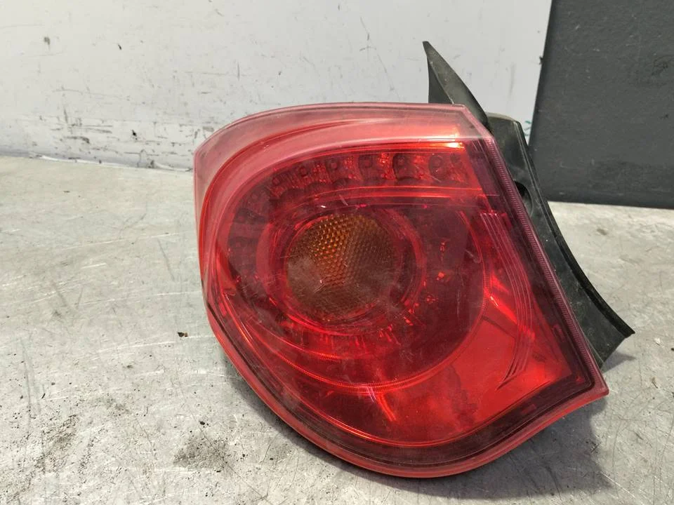 Foto de PILOTO TRASERO IZQUIERDO ALFA ROMEO GIULIETTA (191) 2.0 JTDM CAT (175 CV / 129 KW) referencia 50513613
