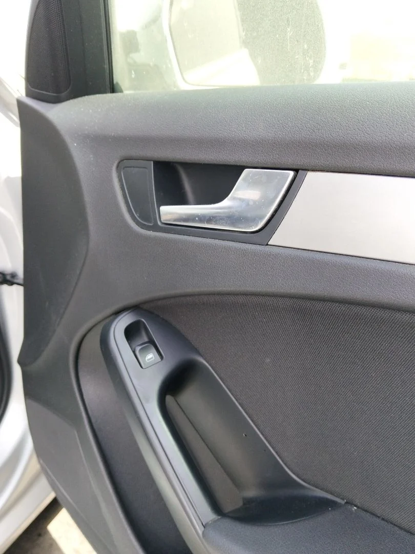 Foto de MANETA INTERIOR DELANTERA DERECHA AUDI A4 BERLINA (8K2) 2.0 16V TDI (143 CV / 105 KW)