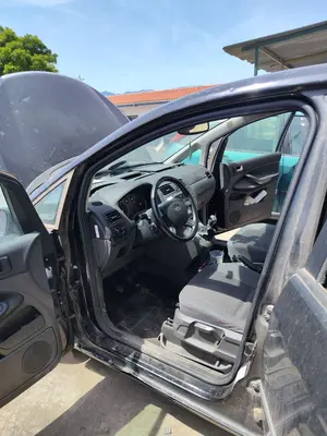 Foto de GOMAS CONTORNO PUERTA FORD C-MAX (CB3)(2007) 1.8 TDCi Turbodiesel CAT (116 CV / 85 KW)
