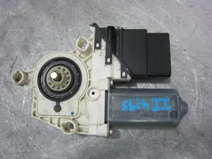 Foto de MOTOR ELEVALUNAS DELANTERO DERECHO VOLKSWAGEN TOURAN (1T1) 2.0 TDI (140 CV / 103 KW) referencia 1K0959704B foto 5