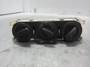 Foto de MANDO CALEFACCION / AIRE ACONDICIONADO SEAT IBIZA BERLINA (6J5) 1.2 12V (69 CV / 51 KW) referencia 6J820045A