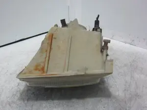 Foto de FARO DERECHO RENAULT RAPID /EXPRESS (F40) 1.9 Diesel (64 CV / 47 KW) referencia 7701035231 foto 2