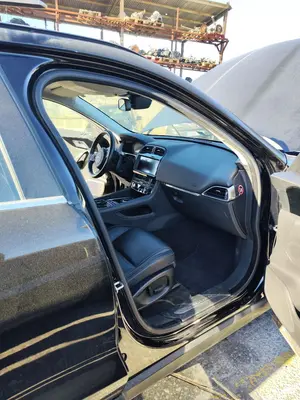 Foto de GOMAS CONTORNO PUERTA JAGUAR F-PACE 3.0 V6 Diesel CAT (301 CV / 221 KW) referencia HK8320708A