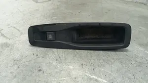 Foto de MANDO ELEVALUNAS TRASERO IZQUIERDO RENAULT KADJAR 1.3 TCE (159 CV / 117 KW) referencia 829502487R