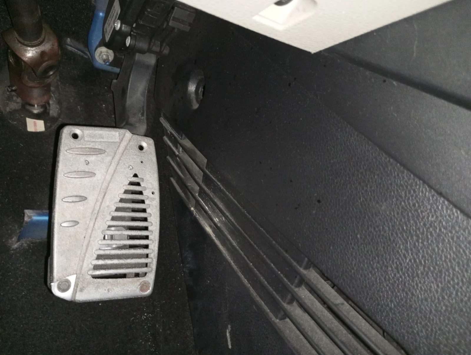 Foto de PEDAL ACELERADOR FORD FIESTA (CBK) 1.25 16V CAT (69 CV / 51 KW)