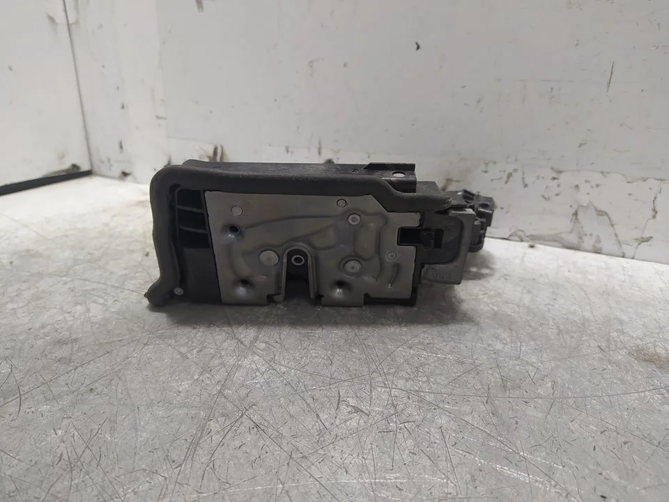 Foto de CERRADURA PUERTA TRASERA DERECHA BMW SERIE X3 (G01) 3.0 24V Turbodiesel (265 CV / 195 KW) referencia 728194012