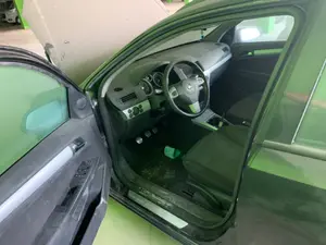 Foto de GOMAS CONTORNO PUERTA OPEL ASTRA H CARAVAN 1.9 16V CDTI CAT (Z 19 DTH / LRD) (150 CV / 110 KW)