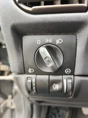 Foto de MANDO LUCES OPEL CORSA C 1.2 16V CAT (Z 12 XEP / LB4) (80 CV / 59 KW)