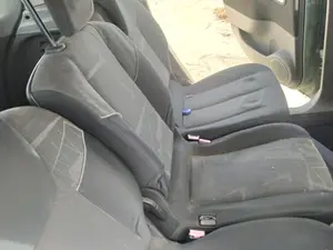 Foto de ASIENTO TRASERO MEDIO RENAULT SCENIC II 1.5 dCi Diesel (101 CV / 74 KW)
