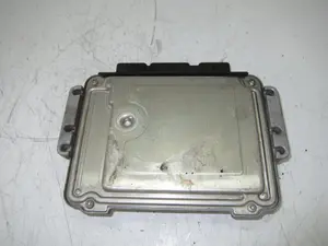 Foto de CENTRALITA MOTOR UCE RENAULT SCENIC II (JM) 1.9 dCi Diesel (120 CV / 88 KW) referencia 0281011776 foto 4