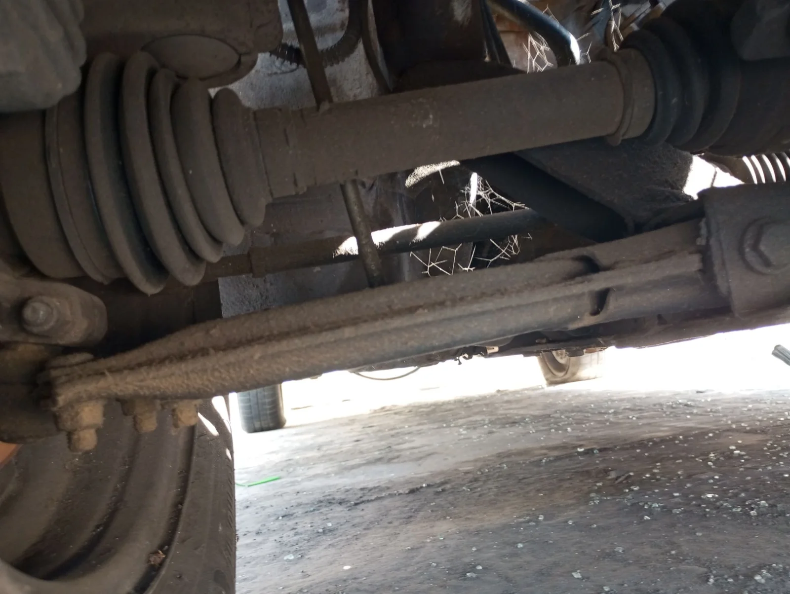 Foto de BRAZO SUSPENSION DELANTERO DERECHO CITROEN BERLINGO 1.9 Diesel (69 CV / 51 KW)