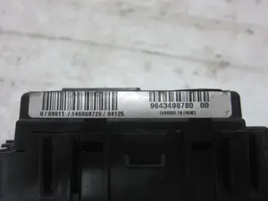 Foto de CAJA RELES / FUSIBLES CITROEN C3 1.4 HDi (68 CV / 50 KW) referencia T118470004J foto 2