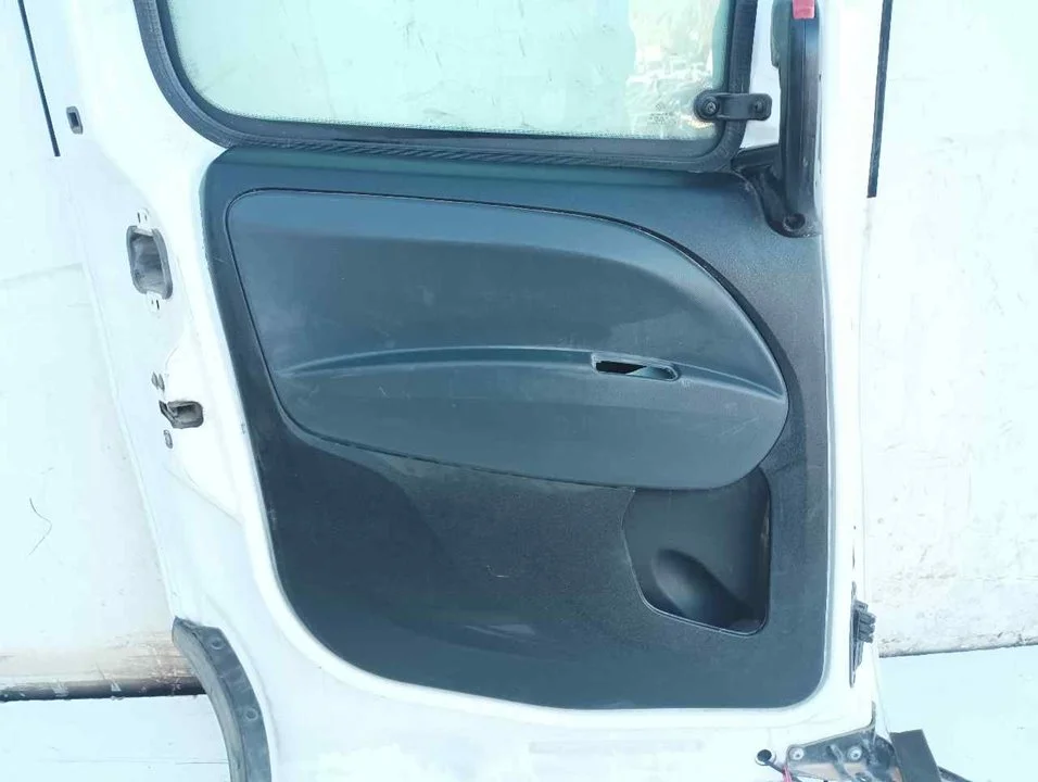 Foto de NO IDENTIFICADO FIAT II DOBLÒ (152) 1.3 16V JTD CAT (90 CV / 66 KW)