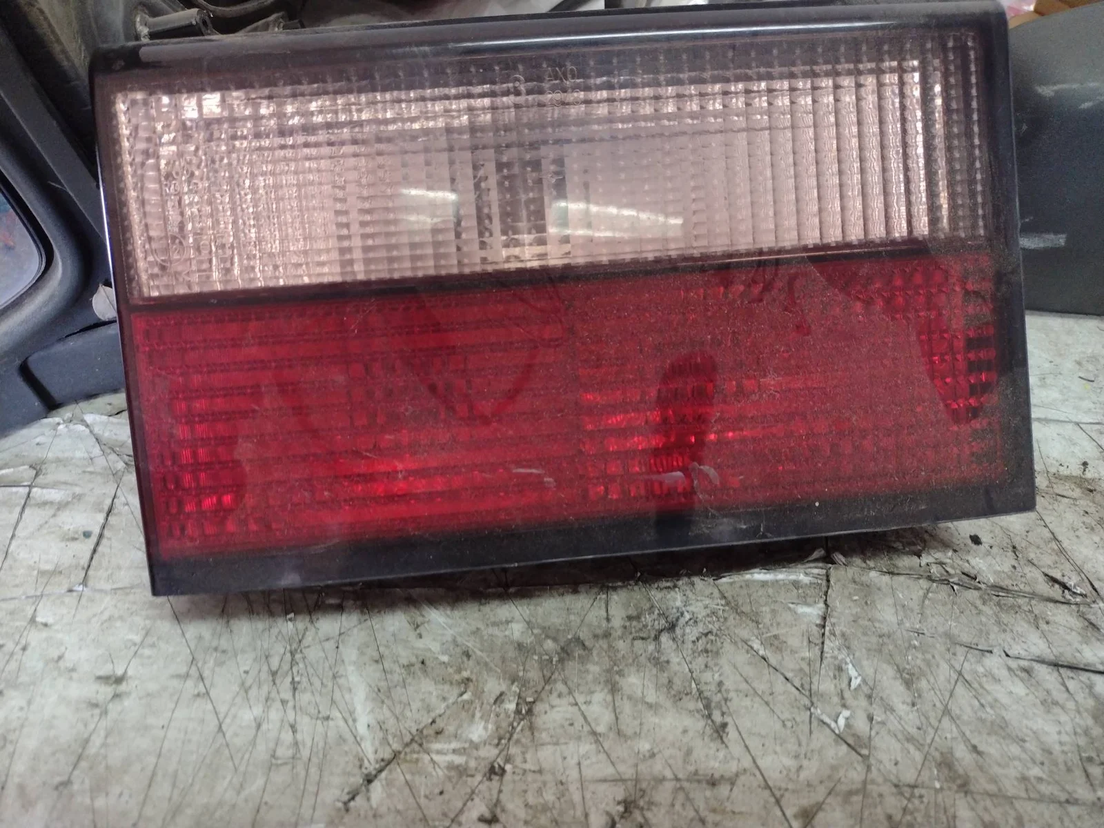 Foto de PILOTO TRASERO IZQUIERDO INTERIOR CITROEN XANTIA BERLINA referencia 294801