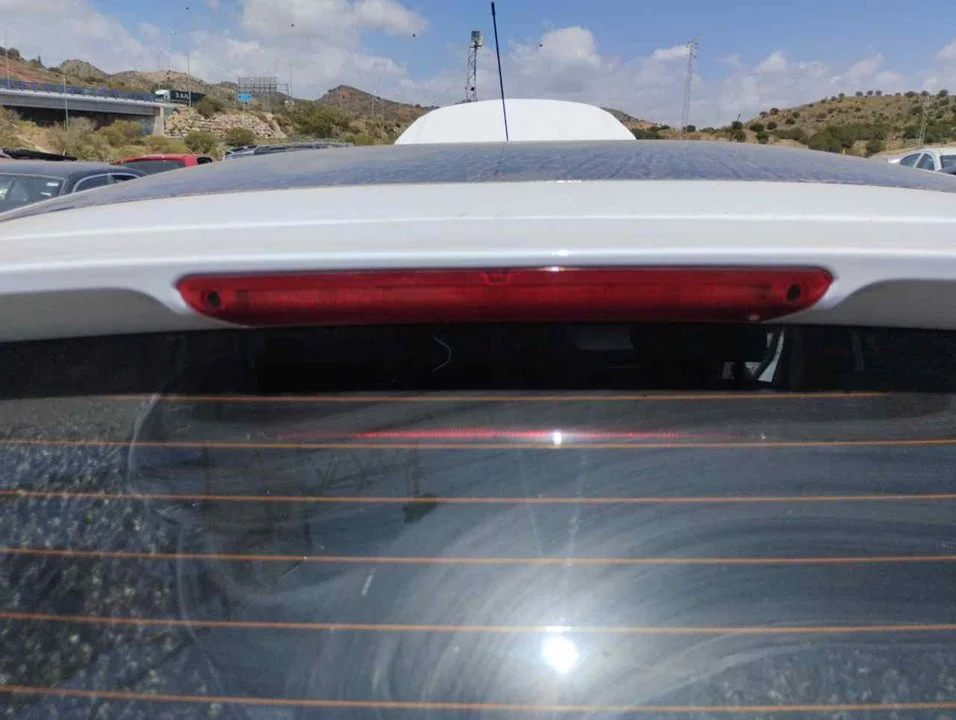 Foto de LUZ CENTRAL DE FRENO FORD FIESTA (CNN) 1.5 TDCi CAT (75 CV / 55 KW) referencia 2085739