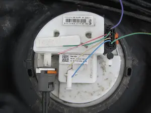 Foto de DEPOSITO COMBUSTIBLE CITROEN C5 AIRCROSS 1.2 12V e-THP / PureTech (131 CV / 96 KW) referencia 9829060280 foto 7