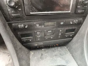 Foto de MANDO CALEFACCION / AIRE ACONDICIONADO AUDI A6 BERLINA (4B2) 2.5 V6 24V TDI (150 CV / 110 KW)