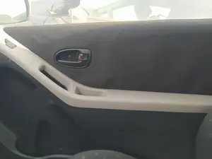 Foto de GUARNECIDO PUERTA DELANTERA DERECHA TOYOTA YARIS (KSP9/SCP9/NLP9) 1.4 Turbodiesel CAT (90 CV / 66 KW)
