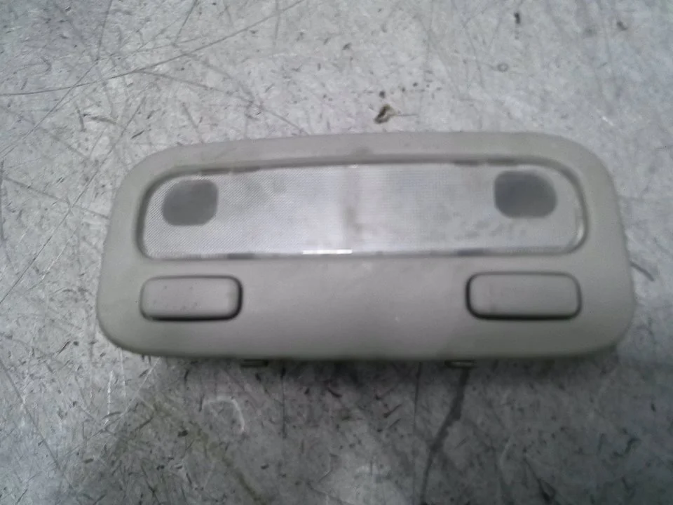 Foto de NO IDENTIFICADO TOYOTA COROLLA (E12) 1.6 16V (110 CV / 81 KW) referencia 8126012110B0