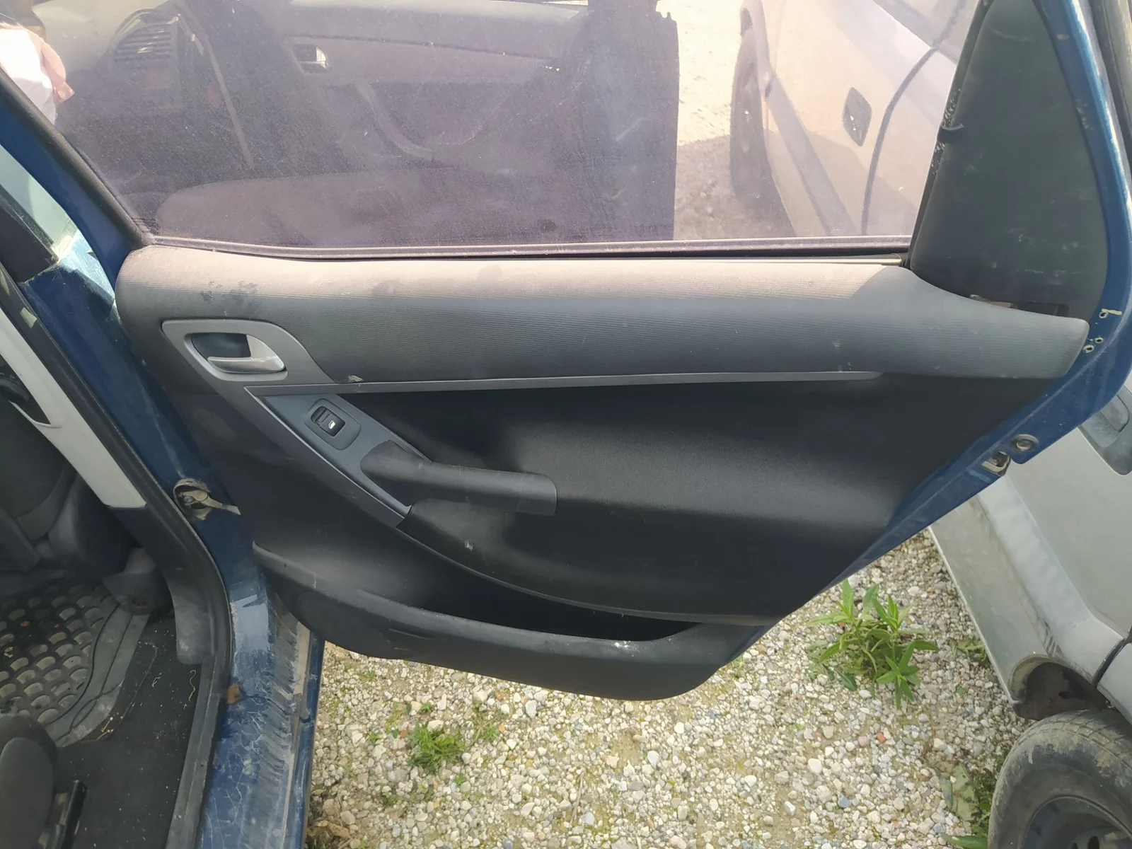 Foto de GUARNECIDO PUERTA TRASERA DERECHA CITROEN C4 PICASSO 2.0 HDi FAP (150 CV / 110 KW) referencia 9333LS
